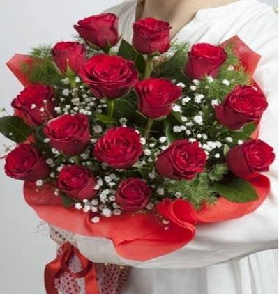  Bucak Çiçek Gönder Aşkıma 15 Kırmızı Gül 